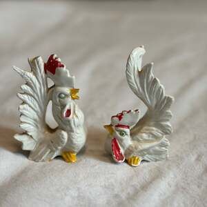 Vintage Artmark Ceramic Rooster Salt and Pepper Shakers Japan
